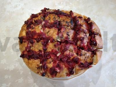 Skaniausias duona su brie sūriu ir spanguolėmis pagrindine nuotrauka