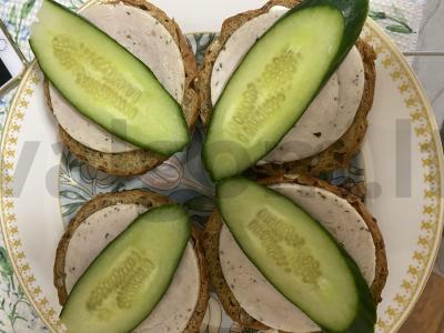 Sumuštiniai su sūriu mokyklai pagrindine nuotrauka