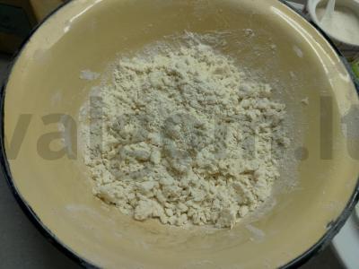 Varškės sausainiai su cukrumi Žingsnis 2