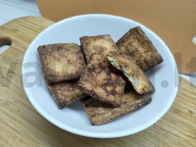 Varškės sausainiai su cukrumi pagrindine nuotrauka