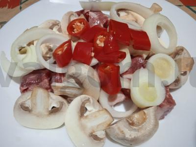 Jautienos ir pievagrybių šašlykai su čili pipirais orkaitėje Žingsnis 4