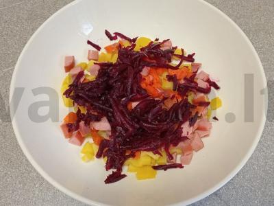 Burokėlių sriuba su majonezu beržo sultyse Žingsnis 4