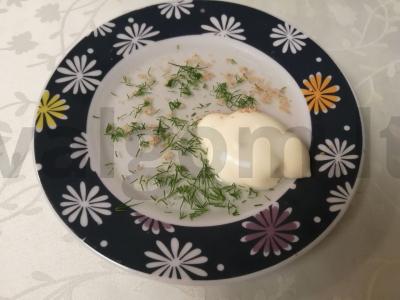 Salotas su krevetėmis „A-la Caesar“ ir džiovintais česnakais Žingsnis 9