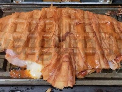 Keptas kruasanas pusryčiams su sūdyta šonine ir maasdam sūriu Žingsnis 6