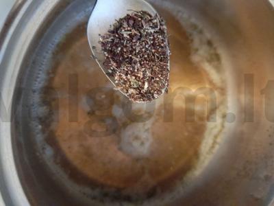 Imunitetą stiprinantis arbata su dobilų žiedais Žingsnis 4