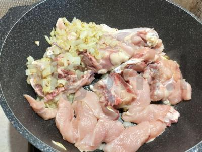 Perlų ir vištienos plovas Žingsnis 2