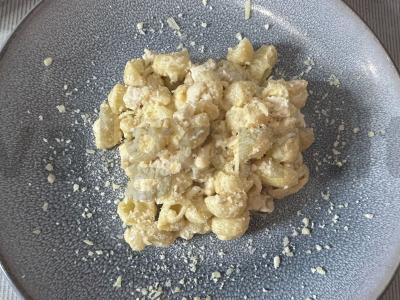 Makaronai su vištiena grietinėlės-sūrio padaže pagrindine nuotrauka