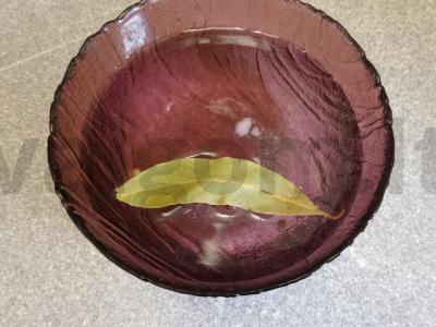 Kalmarai, troškinti grietinėje su kinoos garnyru Žingsnis 3