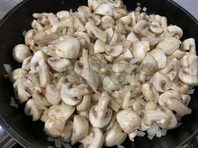 Jūlienas su vištiena ir pievagrybiais su muskato riešutu Žingsnis 5