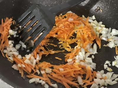 Sriuba su pievagrybiais ir vištiena Žingsnis 3