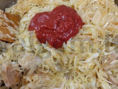 Kiaulienos šoninė, troškinta su kopūstais ir pomidorų pasta Žingsnis 6
