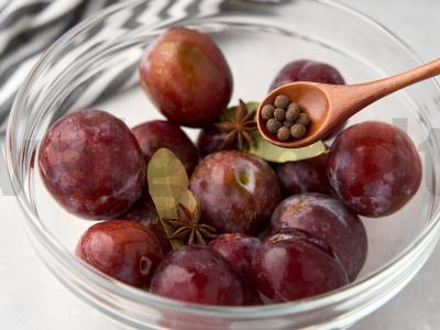 Marinuoti slyvos Žingsnis 1