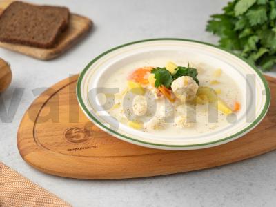 Sūrio sriuba su vištienos kotletukais pagrindine nuotrauka