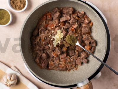 Veršienos čašušuli su pomidorų pasta Žingsnis 3