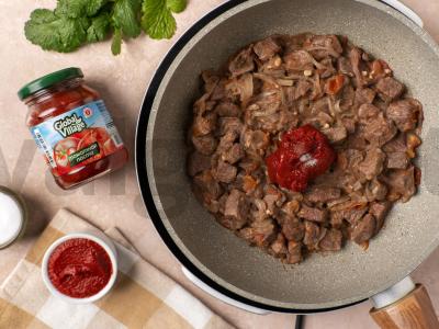 Veršienos čašušuli su pomidorų pasta Žingsnis 4