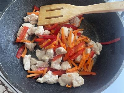 Sultinga funčozė pagal korėjietišką receptą su vištiena Žingsnis 2