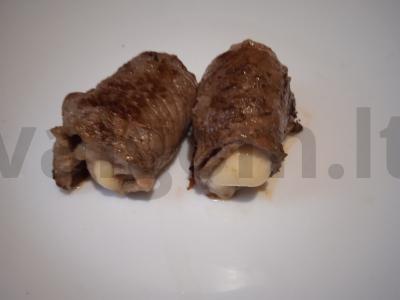 Jautienos bekono ritinėliai su sūriu ir rūkytos dešros Žingsnis 6