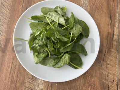 Salotos su špinatais ir kaparėliais Žingsnis 1