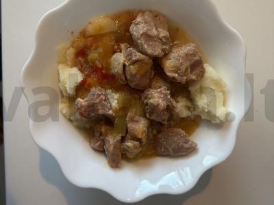 Namų kiaulienos guliašas pagrindine nuotrauka