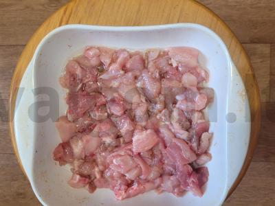 Skani vištienos ir meksikietiškų daržovių apkepas Žingsnis 1