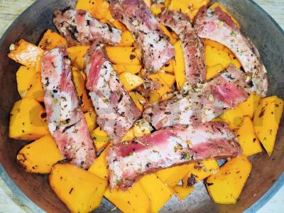 Troškinta moliūgų su kiaulienos šonkauliais Žingsnis 5