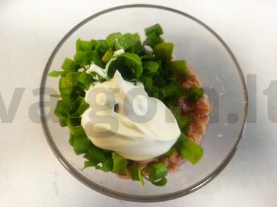 Skrebučiai su tunu ir žaliu svogūnu per 10 minučių Žingsnis 4