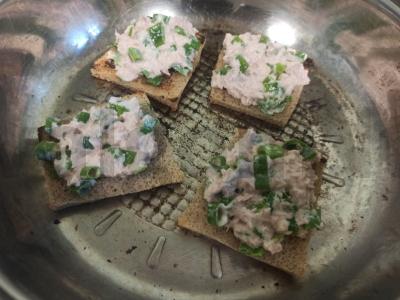 Skrebučiai su tunu ir žaliu svogūnu per 10 minučių Žingsnis 5