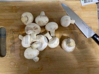 Vištienos ir grybų padažas grietinėlės padaže Žingsnis 1