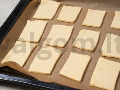 Smėliniai sausainiai su šokoladiniu glajumi Žingsnis 7