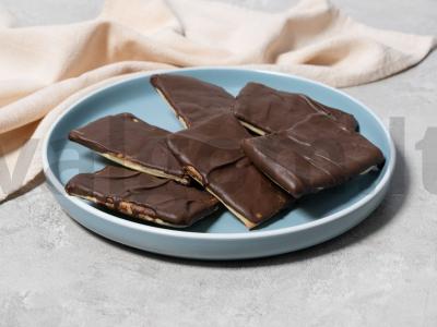 Smėliniai sausainiai su šokoladiniu glajumi pagrindine nuotrauka