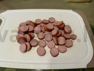 Omletas su dešrelėmis ir sūriu Žingsnis 1