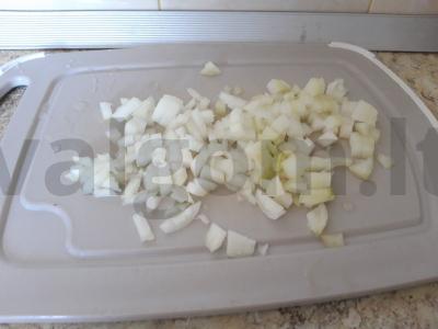 Kumpio plovas su marinuotais agurkais Žingsnis 5