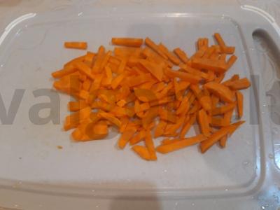 Kumpio plovas su marinuotais agurkais Žingsnis 6