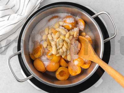 Abrikosų džemas su migdolais Žingsnis 3