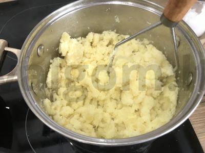 Bulvių zrazai su mėsos kukuliais viduje Žingsnis 2