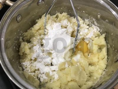 Bulvių zrazai su mėsos kukuliais viduje Žingsnis 5