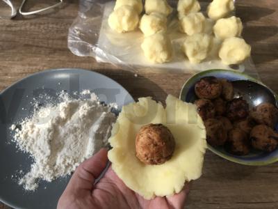 Bulvių zrazai su mėsos kukuliais viduje Žingsnis 7