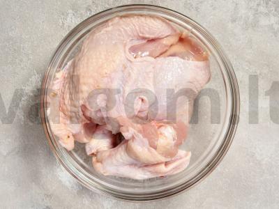 Namų stiliaus kepta vištiena Žingsnis 1