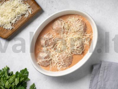 Skrudinti kotletai su sūriu grietinės padaže Žingsnis 4