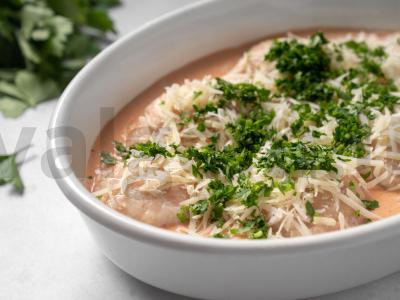 Skrudinti kotletai su sūriu grietinės padaže Žingsnis 5