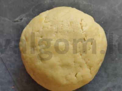 Uogų pyragas su grietinės užpilu Žingsnis 3