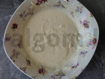 Uogų pyragas su grietinės užpilu Žingsnis 4