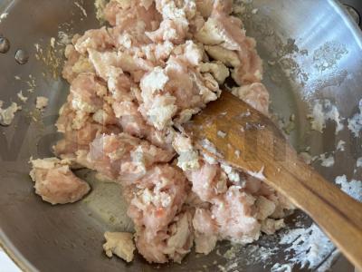 Kanelonai su vištienos faršu padaže Žingsnis 4