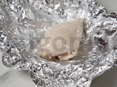 Pekino kopūstų salotos su vištienos krūtinėle Žingsnis 1