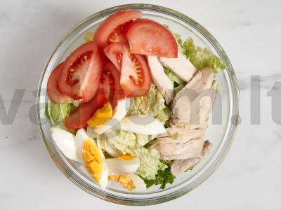 Pekino kopūstų salotos su vištienos krūtinėle Žingsnis 4