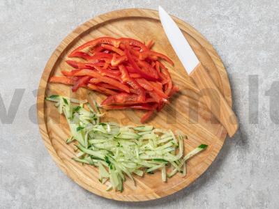 Šviežių kopūstų ir morkų salotos Žingsnis 4