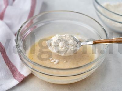 Raisiniai keksiukai silikoninėse formelėse Žingsnis 7