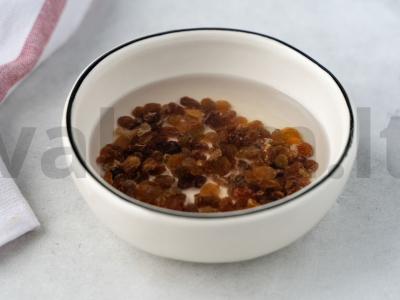 Raisiniai keksiukai silikoninėse formelėse Žingsnis 8