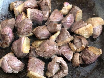 Antis, troškinta su lęšiais Žingsnis 3