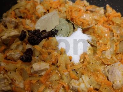 Kvapnus plovas su kiauliena katile Žingsnis 8